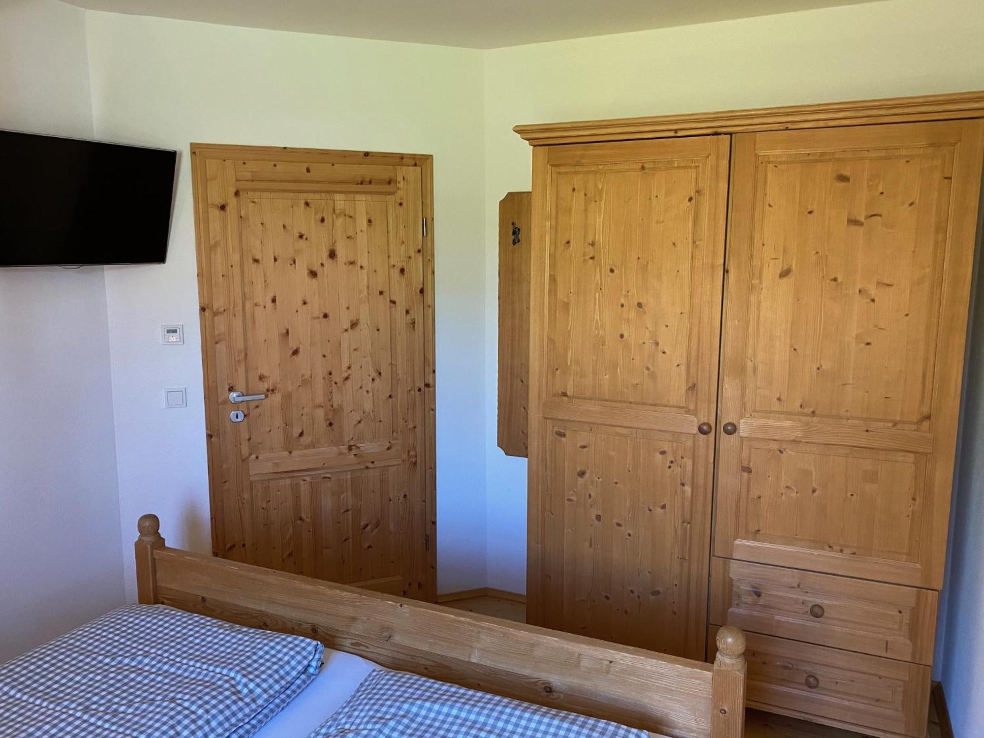 Zur Bergwiese 5 Sterne Appartementhaus Furstenau  Номер фото